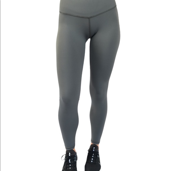 Joey Pouch Leggings by La Betri - Picture 5 of 7